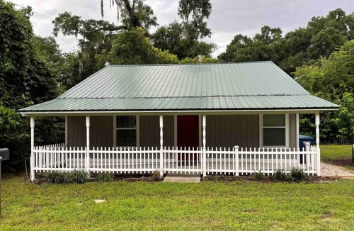 Alachua House | Remodeled cottage close to Springs and Gainesville