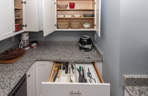 Fentress House | Remodeled Gorgeous Townhome 15 min from the beach