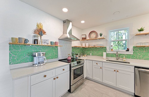 River District House | Remodeled home in Historic neighborhood. 20 min.~ AMI/5 min ~downtown Bradenton