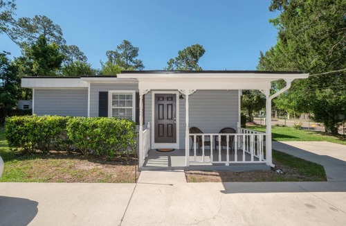 Southside House | Remote Work Haven: Bungalow near Mayo Clinic!