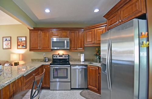 Sarasota Villa | Renovated home walk to Siesta Key Beach, shopping, and restaurants