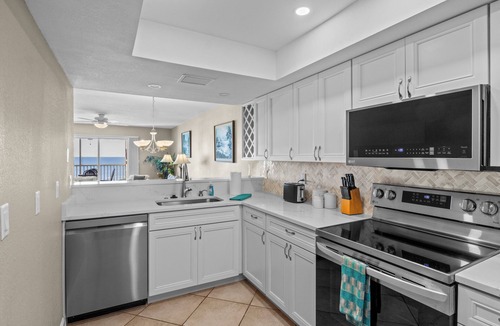 Bradenton Beach Condo | RENOVATED & UPDATED AFTER HURRICANES - ON WHITE SUGAR SAND BEACH - HEATED POOL