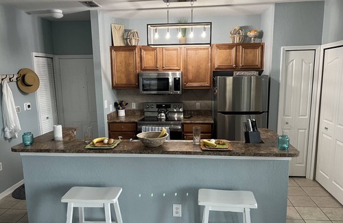 Sarasota Condo | Resort like 1 BR 1st floor condo, great for a relaxing getaway. close to beaches