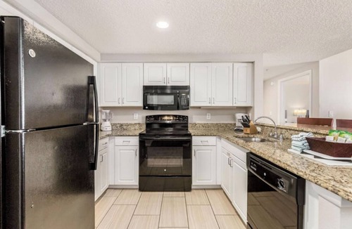 Seabreeze Historic District Resort | Resort Managed Wyndham Ocean Walk - 2BR Deluxe Pools, Lazy River, Beach + More.
