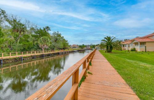 Homosassa House | Resort Perks: Family Gem w/Homosassa River Access