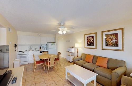Holmes Beach Condo | Resort Sixty-Six, Holmes Beach, Florida, 1 Bedroom Suite