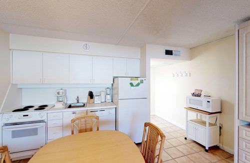 Holmes Beach Apartment | Resort Sixty-Six, Holmes Beach, Florida, Studio