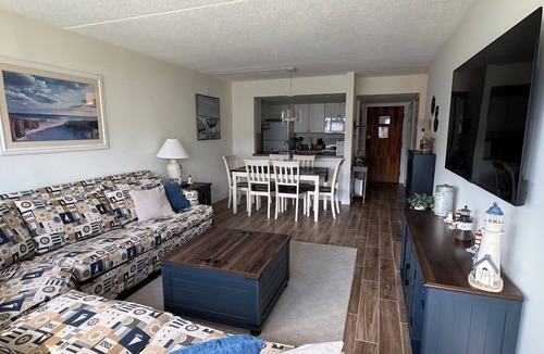 Southend Condo | Resort style living in this spacious oceanfront beach condo,