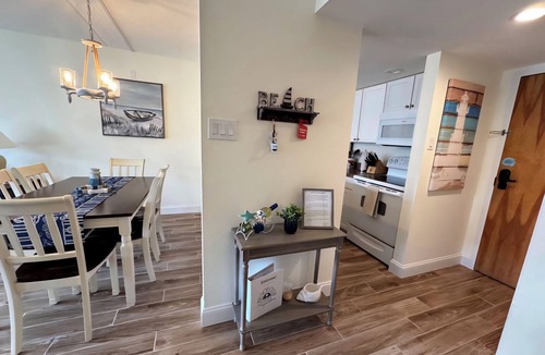 Southend Condo | Resort style living in this spacious oceanfront beach condo,