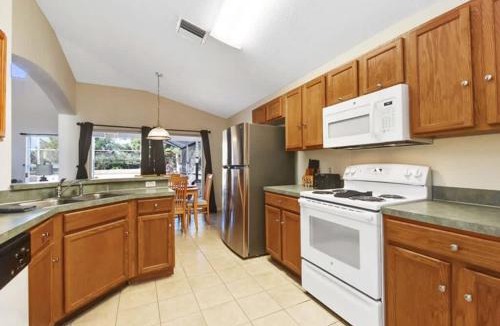 Lake Berkley House | Resort Villa Game Room Near Theme Parks