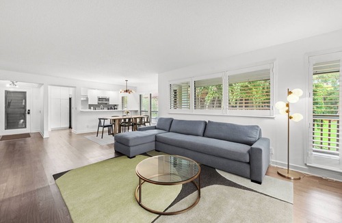 Hunt Club Apartment | Restoration Hardware PGA National Condo w/180° Golf Course Views