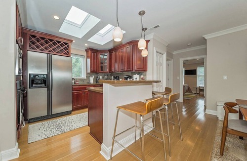 Mount Adams Condo | Retro Modern 2 Bdrm 2 Bath Condo