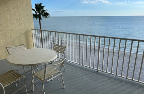 Redington Beach Condo | Right on the Beach, 2 bedroom Condo. Beautiful sunsets on Redington Beach