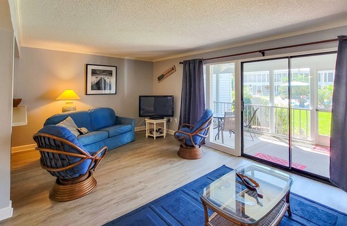 Welaka Condo | River Bend Resort - Pool/River View 1BR #A102
