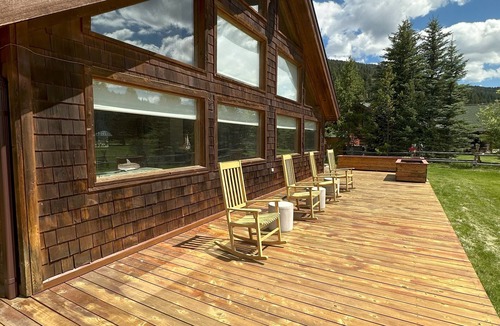 Gallatin Gateway Cabin | RIVERfront Cabin under the BIG SKY