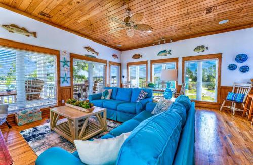 Carrabelle House | Riverfront Carrabelle Home w/Furnished Patio!