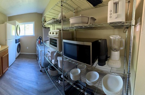 Grafton House | Riverfront Escape - Firepit, Lawn Games & Summer Adventures!