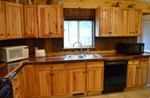 Hot Springs Cabin | Riverfront Log Cabin, Private Hot Tub, Fireplace, River Access, Universal Access