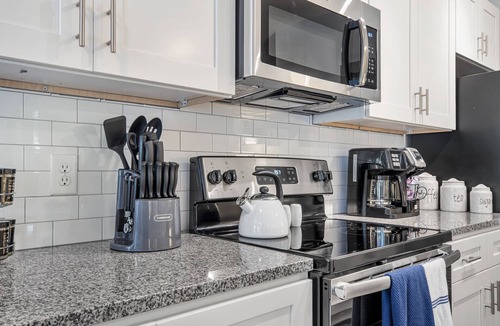 Downtown Chattanooga Condo | Riverfront Luxury Condo, walk to Aquarium & Dining