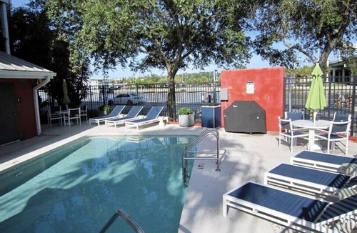 Downtown Tampa Condo | Riverwalk Condo 1 Bedroom Suite Balcony Water Views