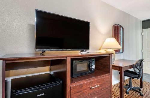 New Port Richey Hotel | Rodeway Inn New Port Richey