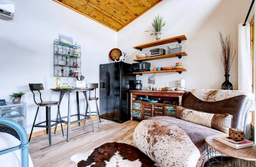 Hondo Cabin | Romantic Tiny Home With Loft