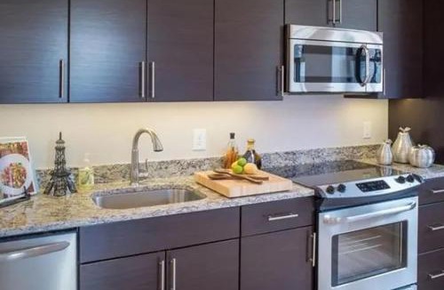 Downtown Baltimore Apartment | Rooftop Pool & Lounge in Downtown Charm free indoor parking