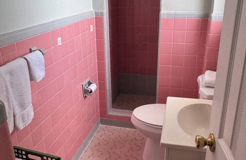 South Peninsula Historic District Hotel | Room 10-Traditional Motel Room w/Oceanview