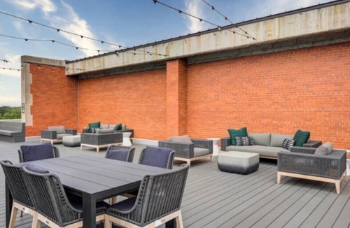 South Richmond Apartment | Root & Bloom - 2bd/2ba