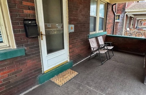 Munhall Apartment | Rose’s Comfortable Place | Cozy 1-Bedroom