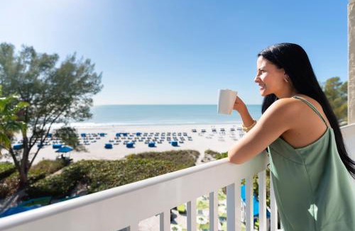 St. Pete Beach Resort | RumFish Beach at TradeWinds