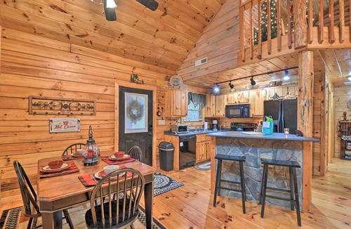 Murphy Cabin | Rural Murphy Cabin - Yard, Hot Tub & Fire Pit