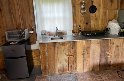 Eidson Cabin | Rustic Retreat