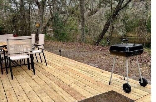 Fort White House | RV on Santa Fe River Close to Ginnie Springs!