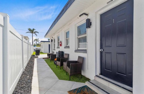 St. Pete Beach Apartment | Sala Suite 1! Monday & Thursday Fall Promo! Pet Friendly, Walk to Beach!
