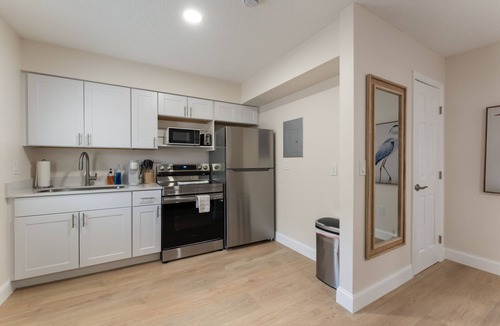 Parsuns To Cocoa Beach Apartment | Saltwater Beach Bungalow Retreat