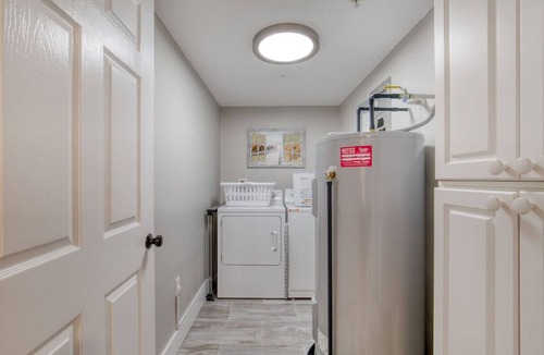 Daytona Beach Condo | Salty Oceanfront Luxury Condo | Pools & Hot Tubs