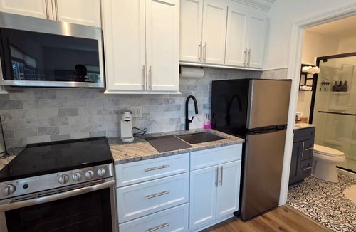 Southend Apartment | Sandbar Retreat - 1BR Beach Escape
