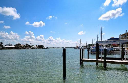 Clearwater Beach Apartment | Sandpiper's Cove 303 Waterfront 3 Bedroom 2 Bathroom - Sandpiper's Cove 23146