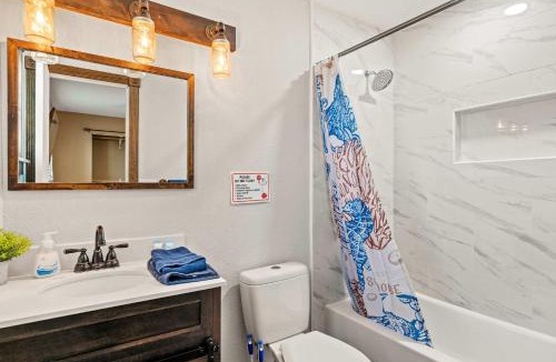 Memphis House | Sarasota Bradenton Getaway 3BR Sleeps 10