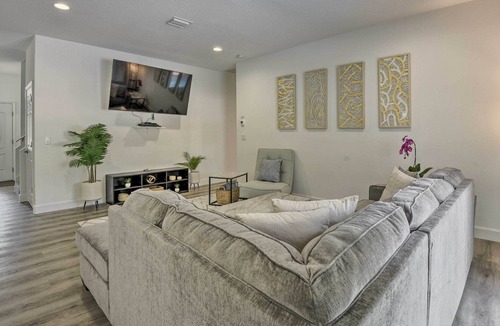 South Sarasota House | Sarasota Family Home w/ Private Pool & Lanai!
