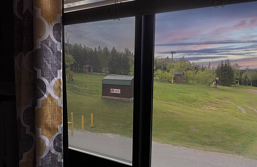 Snowshoe Condo | SC 2204: The Elevated Escape – Luxe Living Above the Clouds