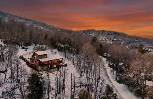 Charter Hills Ski Chalet | Scenic 4-BR Chalet with Hot Tub