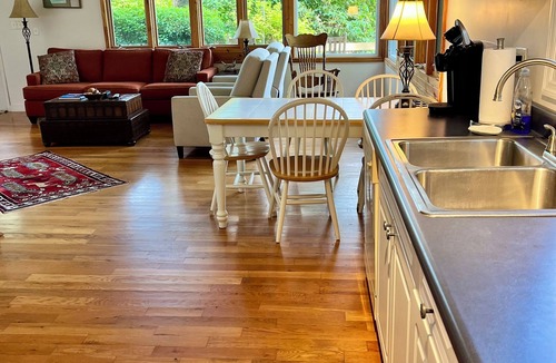 Walker-In-the-Hills House | Scenic cabin getaway minutes from town