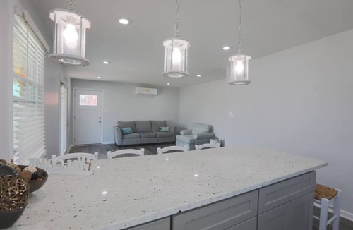 Southend Condo | Schooner Lower Deck Getaway