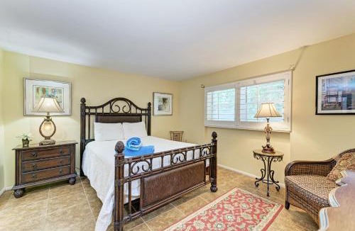 Whitney Beach Apartment | Sea Grape Inn 4- BEACHFRONT Property