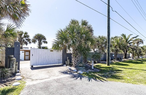 St. Augustine House | Sea Horse Haven . Matanzas Inlet Beach House. White sandy barrier island!