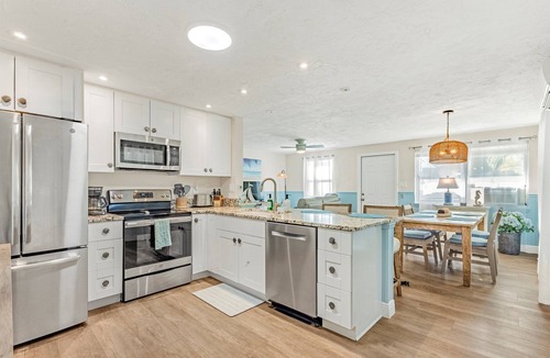 South Sarasota House | Sea Shell: Pool, Hot tub, new Renovation, Sleeps 4