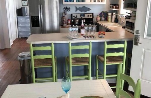 Long Beach Cottage | Sea View! Pup Lovin! 2 Min Walk 2 Beach! Linens included!
