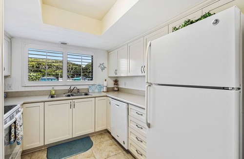 New Smyrna Beach Condo | Sea Woods Condo | Close to Pool | Walk to Beach🏖️SC109